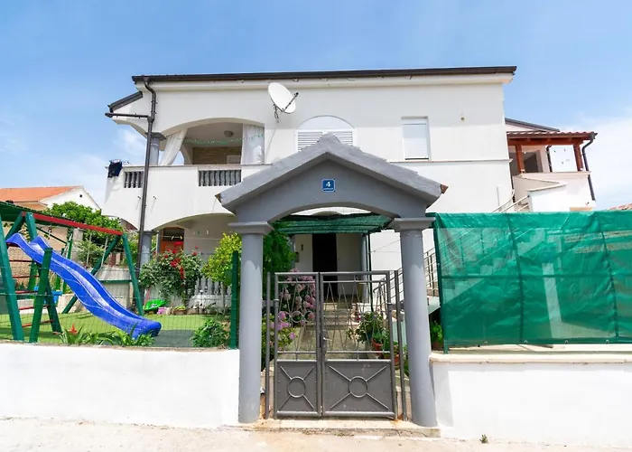 With Parking Space Pakostane, Biograd - 19889 Apartmán